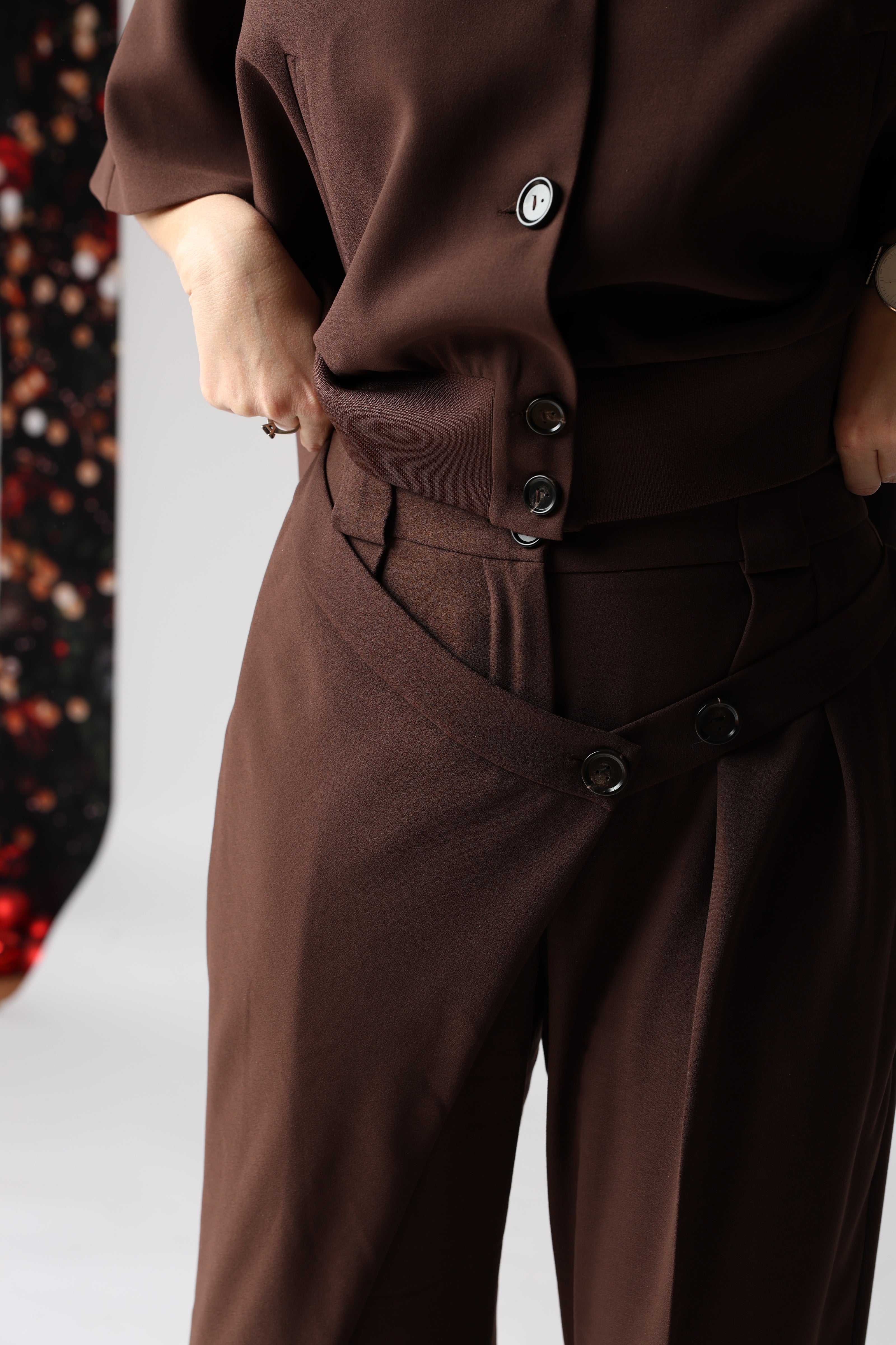 Structured Brown Set