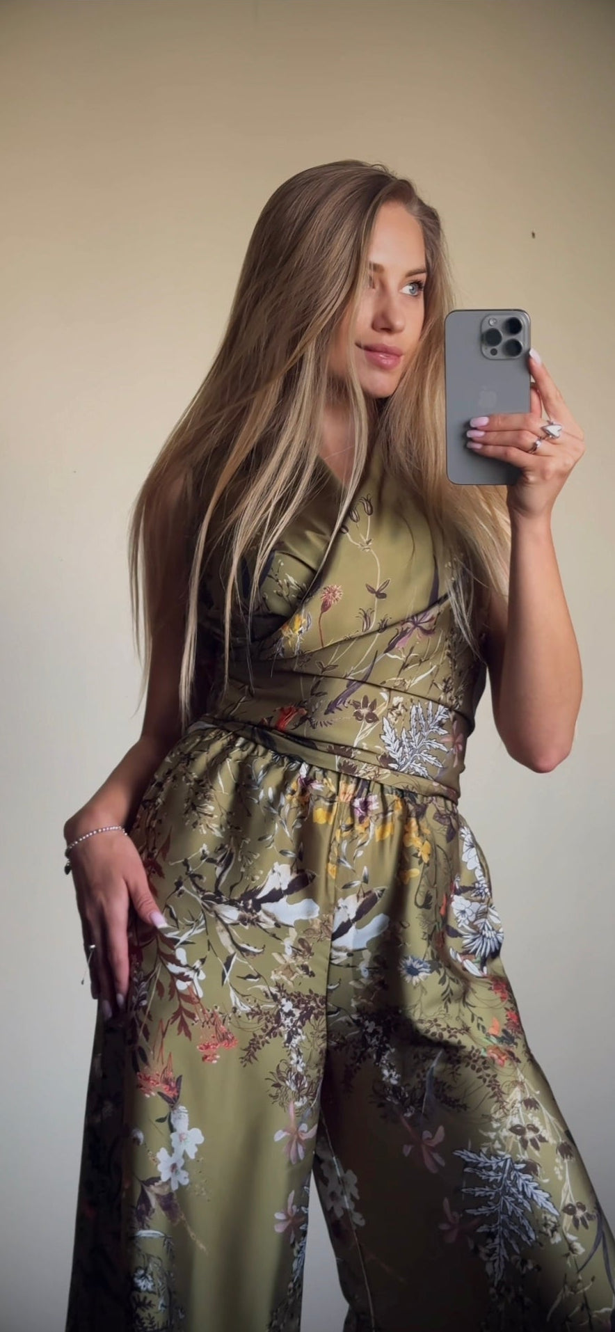 Suit Olive Whisper